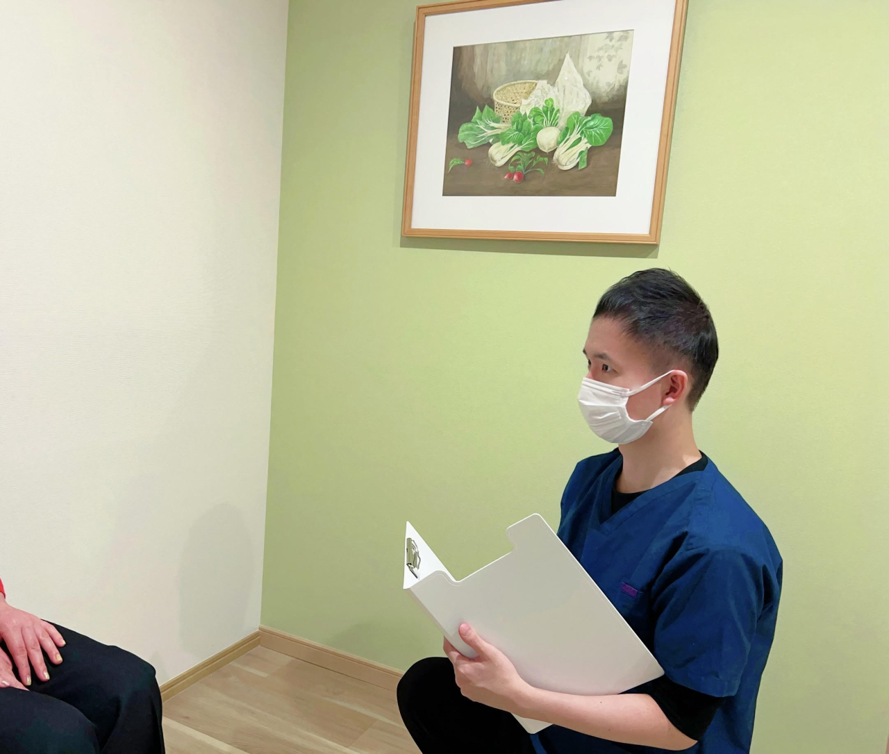 仕事終わりの肩こりが治らない…原因はHITOHARIで解決